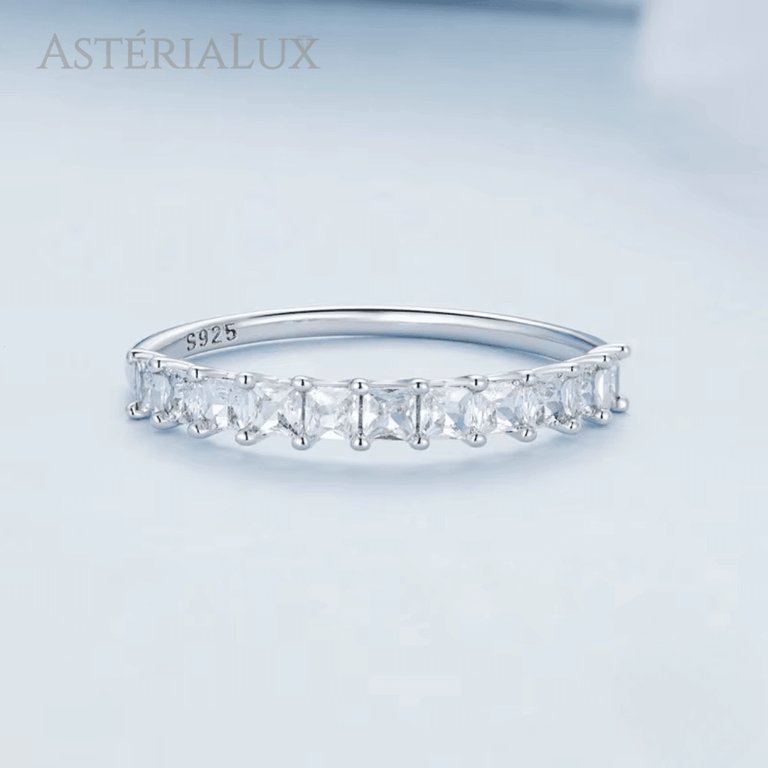 Anel com Zircônia Luxuosa 1,5mm em Prata 925