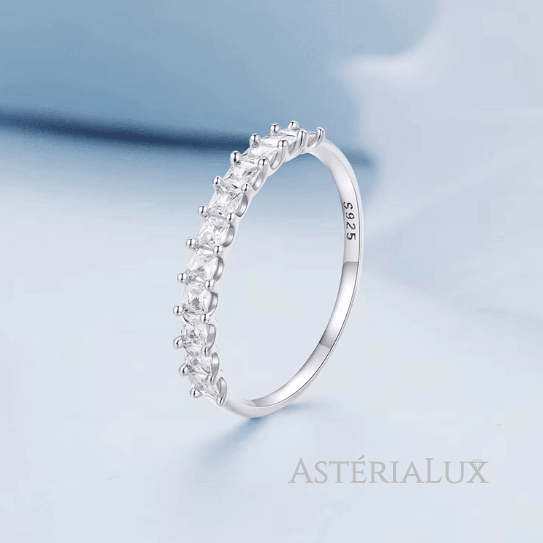 Anel com Zircônia Luxuosa 1,5mm em Prata 925