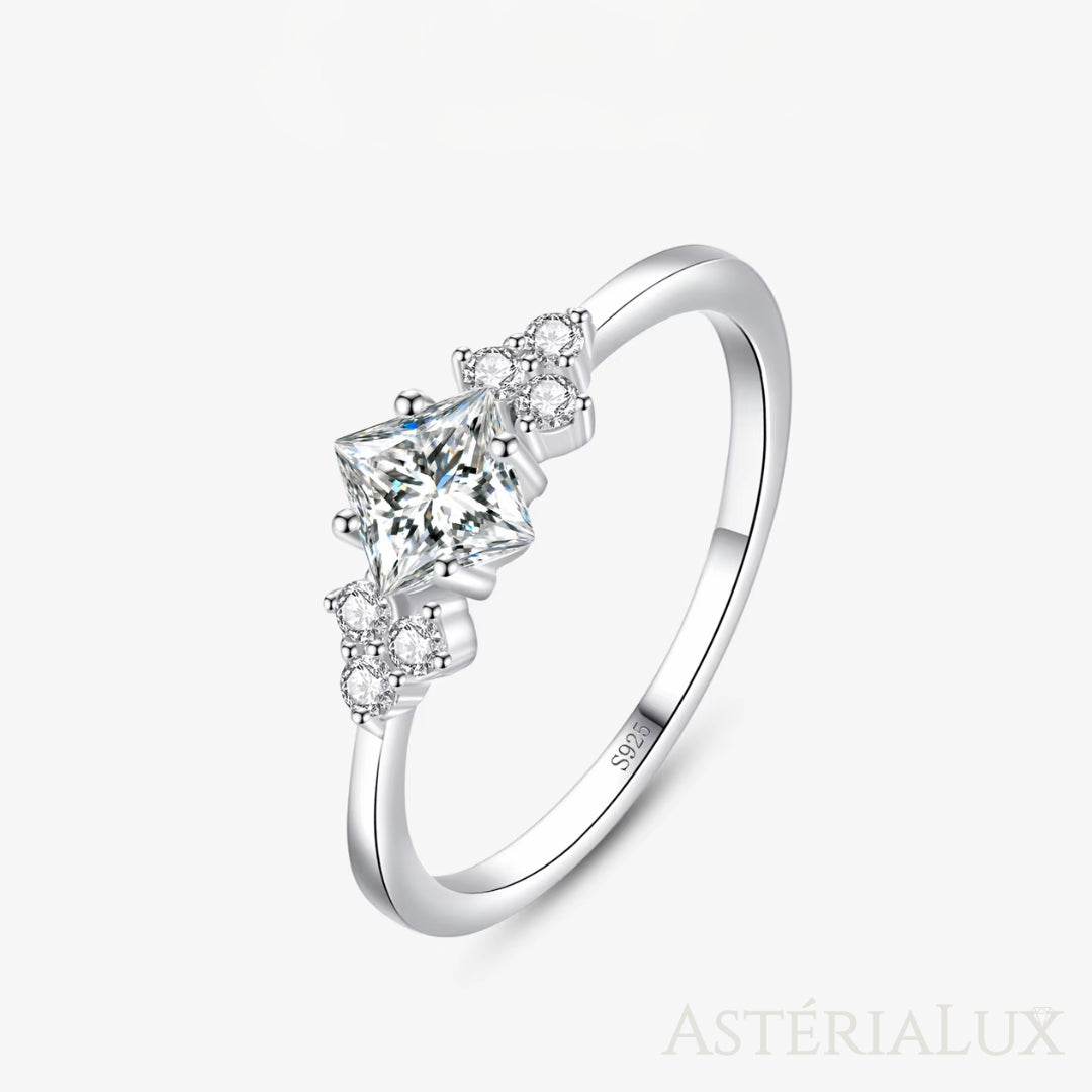 Anel de Zircônia Cúbica em Prata 925