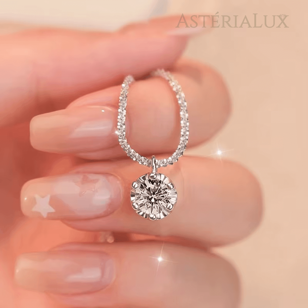 Colar Luxuoso com Pingente Brilhante de Moissanite em Prata 925