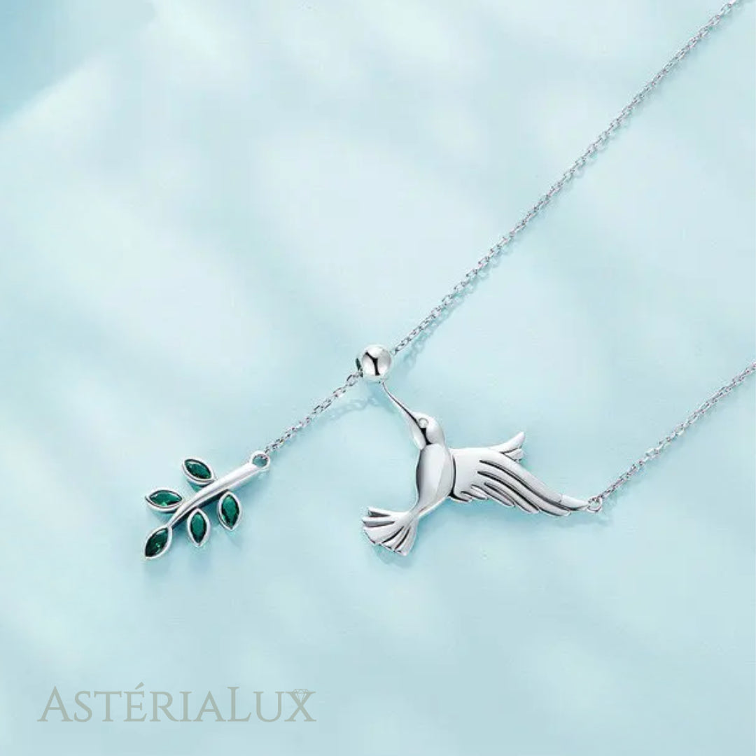 Colar Elegância com Pássaro e Folhas em Prata 925