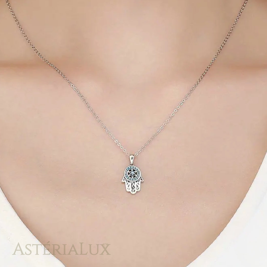 Colar Mão da Sorte com Zircões Azuis em Prata 925