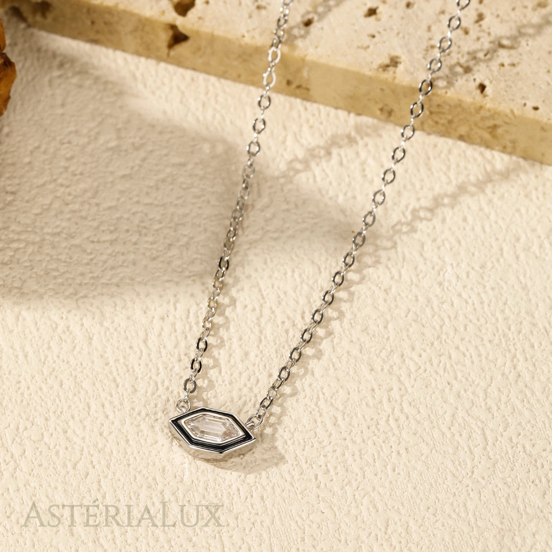 Colar Elegante com Pingente de Zircônia em Prata 925